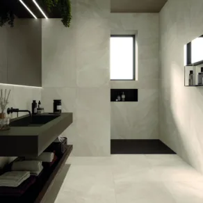 Badkamer betegeld met vloertegel 60x120 cm Leistoonlook Fiorano Licht Beige R10 DC158