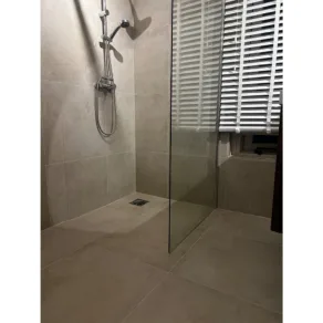 Douche betegeld met vloertegel 60x60 cm Betonlook Kane zand beige RBT130_
