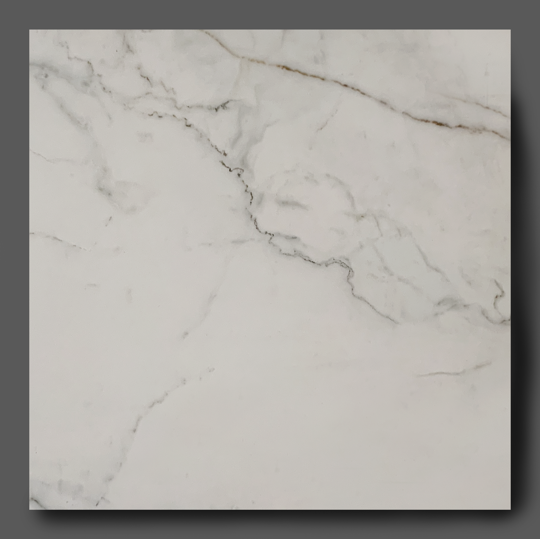 Gepolijst vloertegel 80x80 cm Marmerlook Wit DC55 Gepolijst vloertegel 80×80 cm Marmerlook Wit DC55 is ook leverbaar in 30x60 cm, 60x60 cm en 80x160 cm. Ook in mat leverbaar in 30x60 cm, 60x60 cm, 80x80 cm en 60x120 cm. Deze marmerlook tegel bevat grijze en bruine aders, deze tegels zijn bijna niet te onderscheiden van origineel marmer. Gebruik deze gerectificeerde tegels op de vloer en wand.
