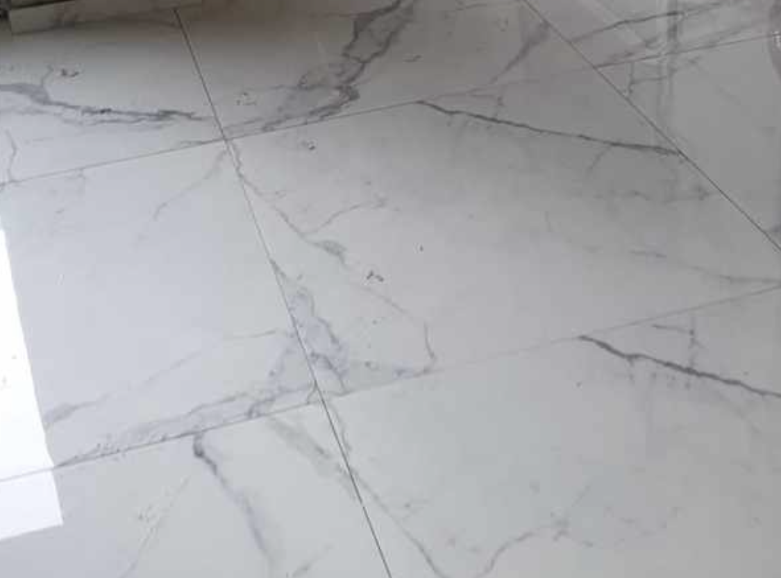 Gepolijst vloertegel 90x90 Marmerlook Carrara wit NR56