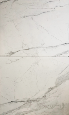 Gepolijst vloertegel 90x90 cm marmerlook Carrara wit Nr. 56 is mooi op de vloer en wand