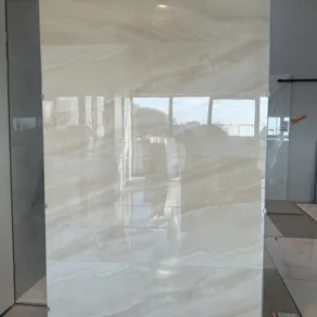 Gepolijste vloertegel 60x120 cm Marmerlook Roma Beige N80 in rb tegels showroom-