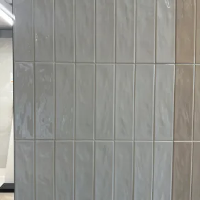 Hoogglans Wandtegel 7,5×30 cm Navarti Zarati Bone RBT179 in rb tegels showroom