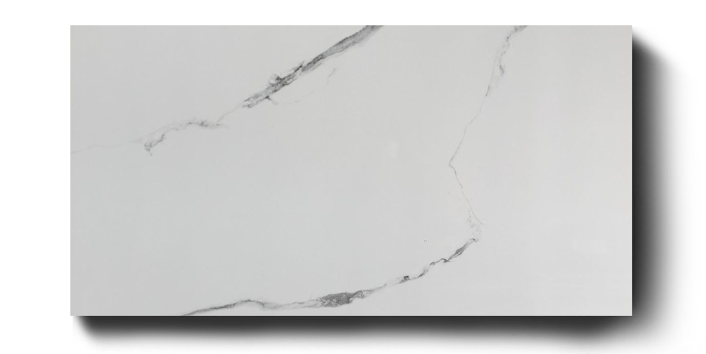 Hoogglans vloertegel 30x60 cm Marmerlook Wit NAV8 Hoogglans vloertegel 30×60 cm Marmerlook Wit NAV8 is ook leverbaar in 60x60 cm, 60x120 cm, 90x90 cm, 90x180 cm en 120x120 cm. Deze witte marmerlook tegels met zwarte aders zorgen voor een luxe look in de ruimte. Gebruik deze tegels op de vloer en wand. Onze keramische tegels zijn onder andere onderhoudsarm, milieuvriendelijk, hygiënisch en hittebestendig.
