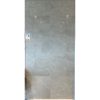 Hoogglans vloertegel 60×60 cm Arma Wit Grijs Marmerlook NR44 in de showroom van RB Tegels