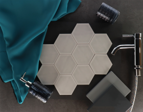 Deze hexagon wandtegel van Princeton series is ook verkrijgbaar in verschillende kleuren. Ga naar www.rbsanitair.nl om ons sanitair assortiment zoals op het moodboard te bekijken.