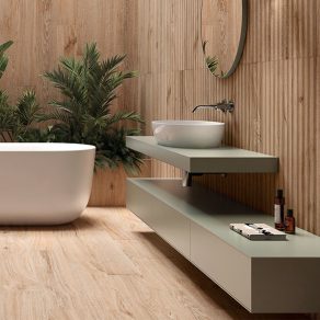 Houtlook tegel 20x120 cm Dakar Bruin NAV86 in de badkamer gelegd_inspiratie foto
