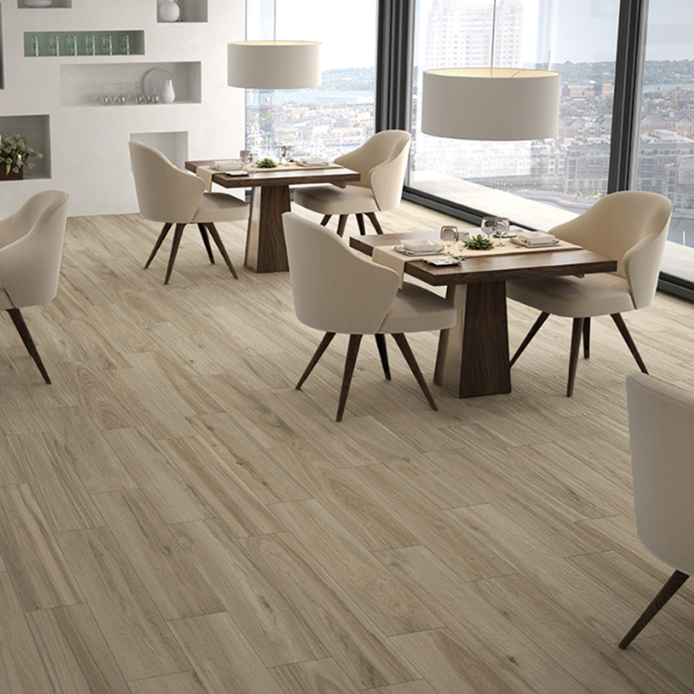 Houtlook tegel Visgraat 19,5×89 cm Licht bruin H65 in het restaurant gelegd_inspiratie foto