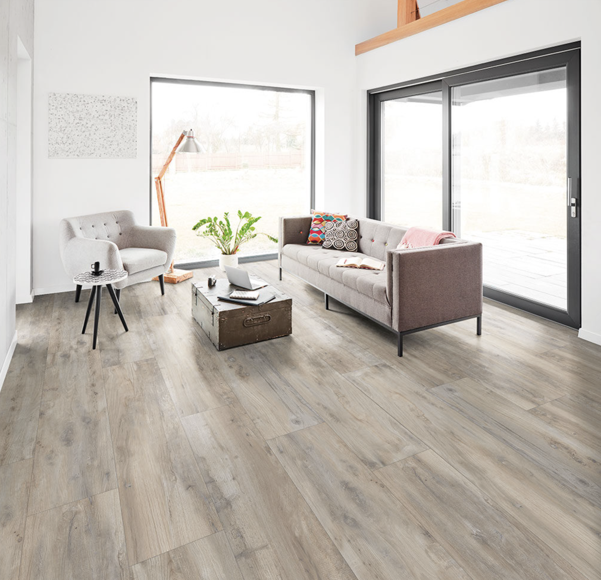 Keramisch Parket Grijs bruin met noesten NR108 Keramisch Parket 30x120 Grijs bruin met noesten NR108 - in de woonkamer