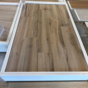 Keramisch parket 23x120 cm Selat bruin N41 is geschikt voor vloerverwarming-