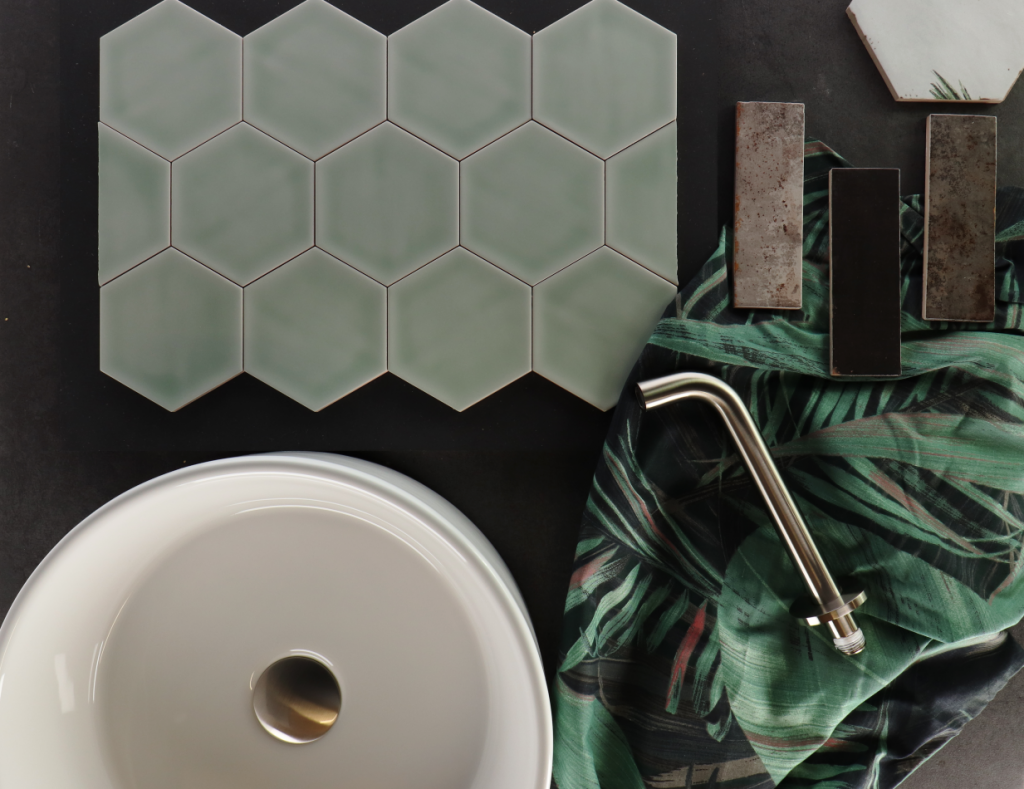 Deze hexagon wandtegel van Princeton series is ook verkrijgbaar in verschillende kleuren. Ga naar www.rbsanitair.nl om ons sanitair assortiment zoals op het moodboard te bekijken.