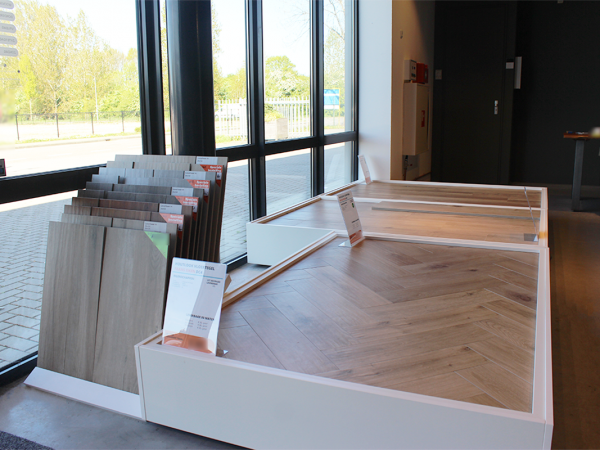 RB Tegels & RB Sanitair showroom - tegels afdeling