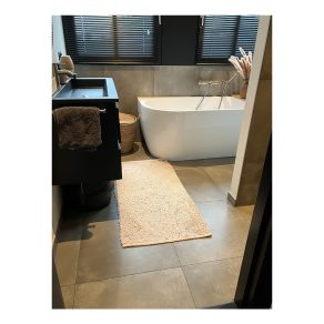 Vloertegel 60×60 cm Betonlook Ronda Antraciet NR17 als badkamer vloertegels