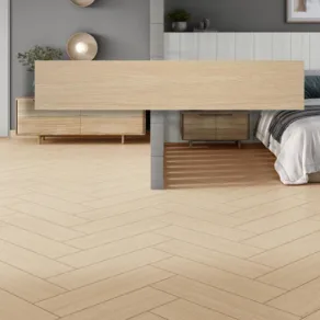 Slaapkamer betegeld met houtlook tegel visgraat 15x90 cm Kyoto Frans Eiken Beige N129