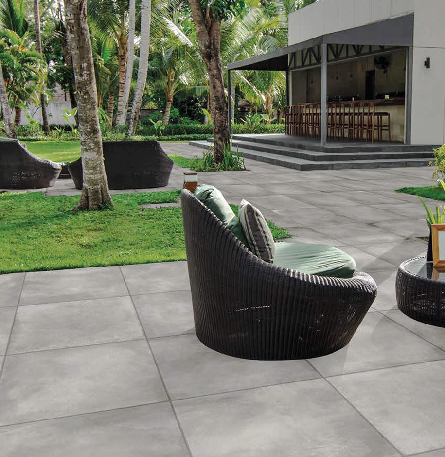 Terrastegel 60x60 cm Betonlook mat Grijs DC124 - inspiratiefoto Terrastegel 60x60 cm Betonlook mat Grijs DC124 - inspiratiefoto