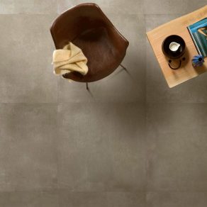 Vloertegel 100×100 cm betonlook Gorontalo grijs taupe CC33 - inspiratie foto