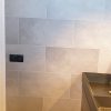 Vloertegel 30x60 cm Betonlook Licht Grijs DC89 gebruik in de badkamer