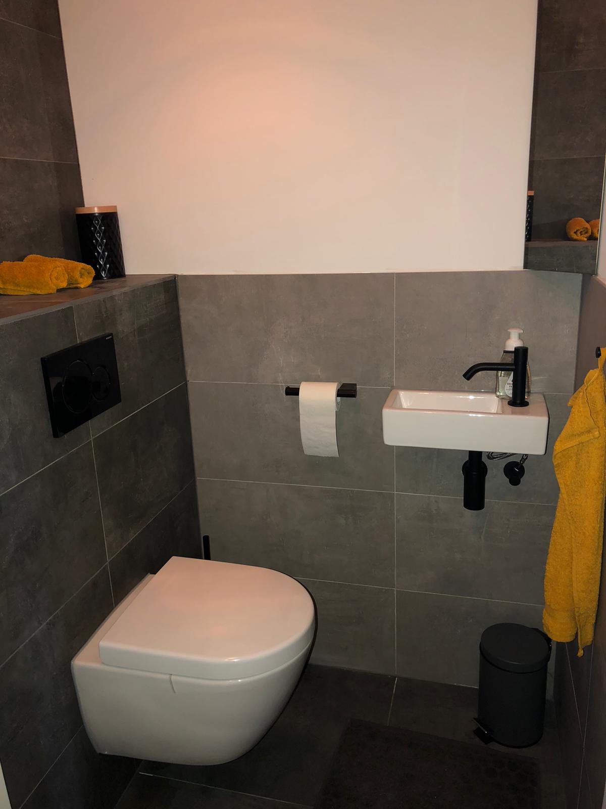 Vloertegel-30×60-cm-Betonlook-Ariel-Antraciet-NR-20-is-mooi-op-de-wand-2 Vloertegel 30×60 cm Betonlook Ariel Antraciet NR 20 is mooi op de wand is mooi op de vloer en wandVloertegel 30×60 cm Betonlook Ariel Antraciet NR 20 is mooi op de wand