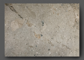Vloertegel 45x65 cm natuursteenlook Persephone Bruin Grijs H55 is geschikt voor zowel de vloer of de wand. Deze gebakken keramische tegels zijn niet te onderscheiden van origineel natuursteen door het natuurlijke reliëf. Keramische tegels zijn gemakkelijker te onderhouden en hoeven niet geïmpregneerd te worden.