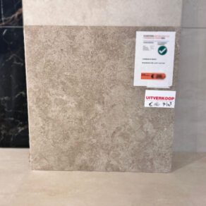 Vloertegel 59,8x59,8 cm Betonlook Eco Stonerelax Mocca MK4 ook leverbaar in 59,8x119,8 cm