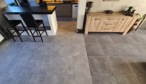 Vloertegel 60x60 Ariel Grijs NR12 - in de combinatie met andere betonlook tegel