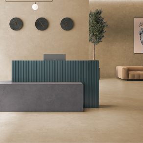 Vloertegel 60x60 cm Betonlook Sevilla Taupe G54 in een showroom gelegd_inspiratie foto