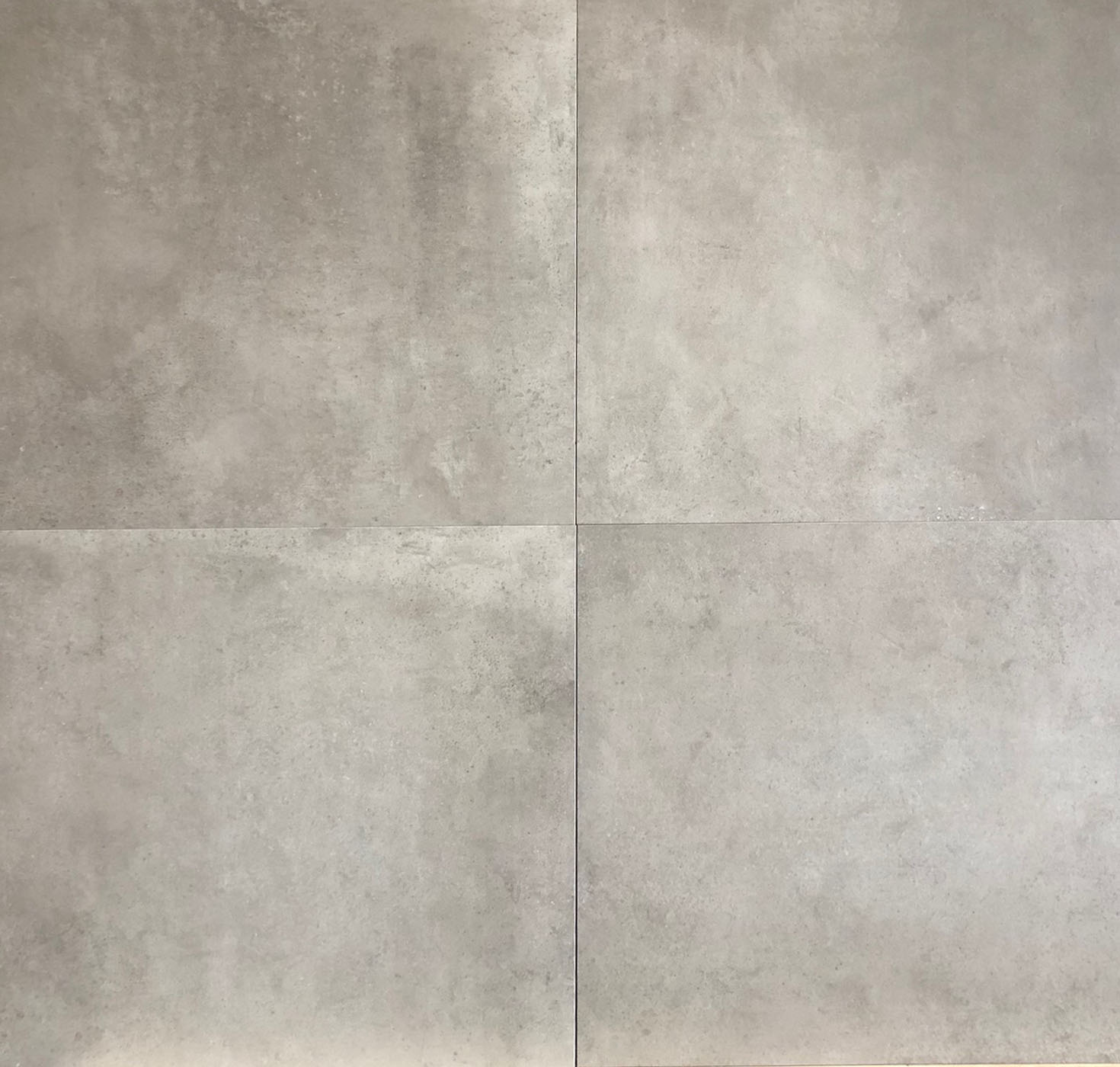 Vloertegel 60x60 cm Betonlook licht grijs DC89 Vloertegel 60x60 cm Betonlook licht grijs DC89 is mooi op de vloer en wand