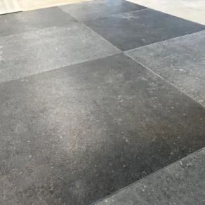 Vloertegel 60x60 cm Natuursteenlook Frankrijk Antraciet M19 in rb tegels showroom_