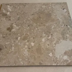 Vloertegel 60x60 cm Terrazzo Ora beige R10 NAV63 is geschikt als vloer en wandtegels-
