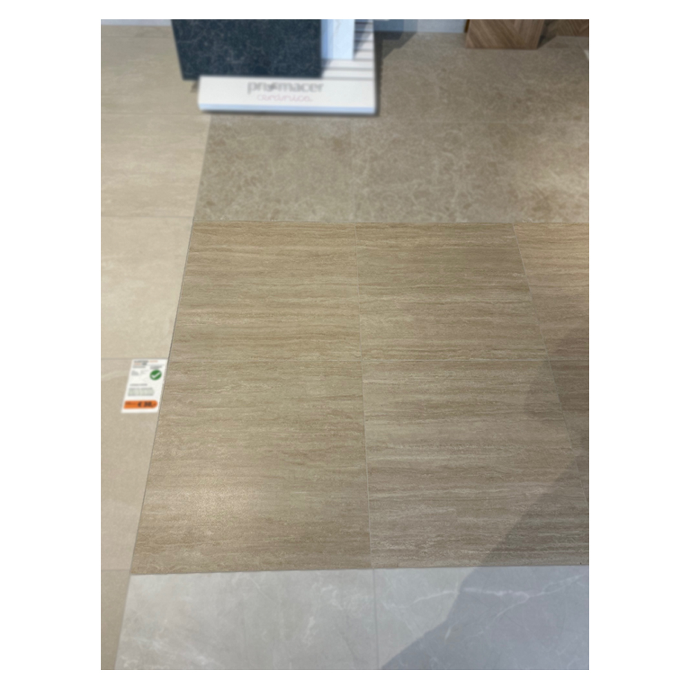 Vloertegel 60x60 cm Travertine Fortuna beige N71 in de showroom