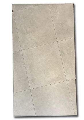 Vloertegel 60x60 cm betonlook Colu wit DC29 gelegd op de vloer