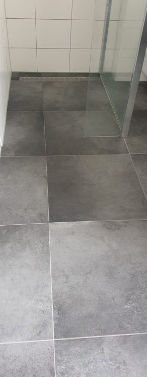 Vloertegel 60×60 cm Betonlook Antraciet DC90 Is ook leverbaar in 30x60 cm, 80x80 cm en 60x120 cm.