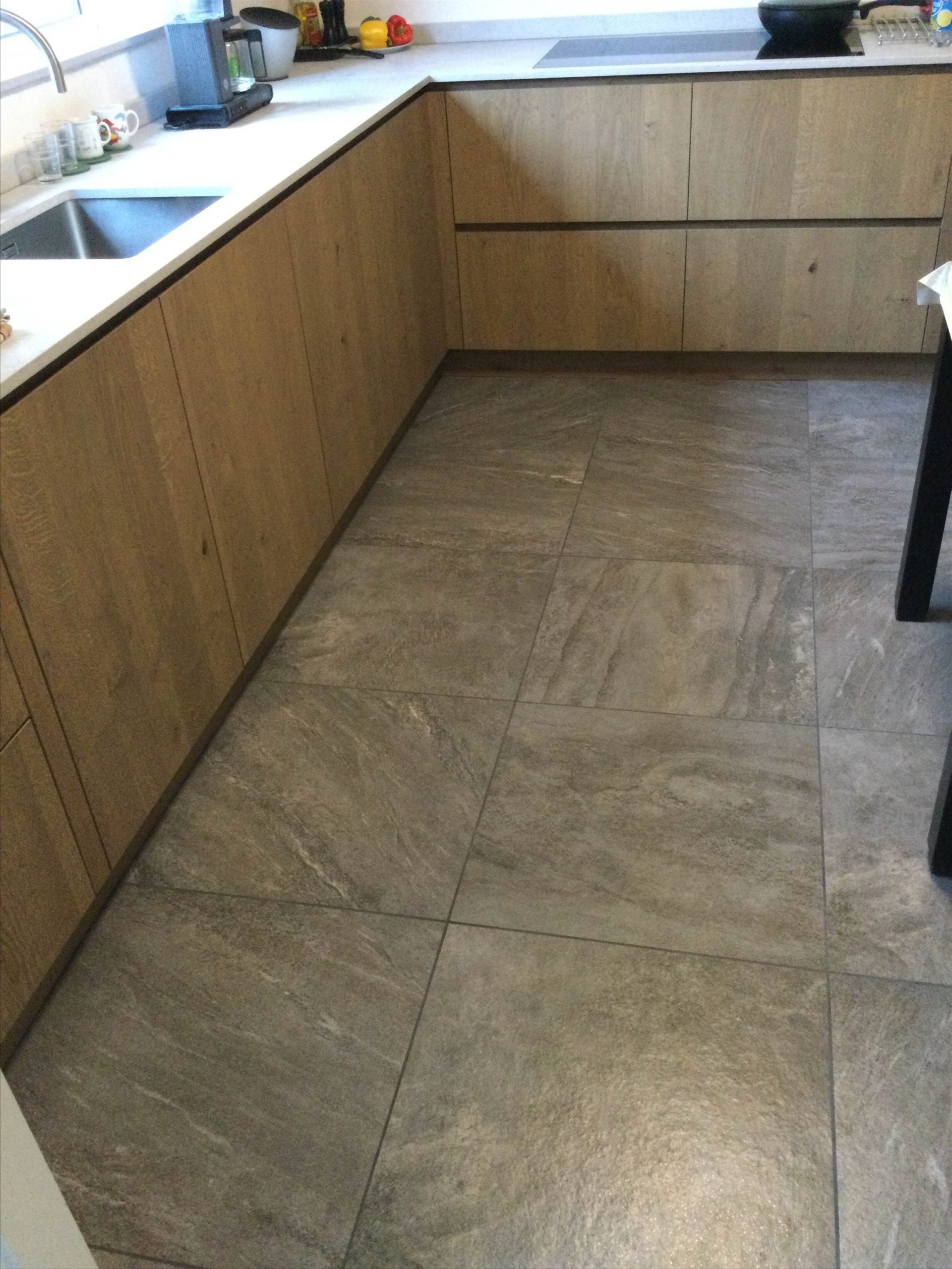 Vloertegel-60×60-cm-Leisteen-look-Antraciet-DC64-in-de-keuken-2-scaled-2 Vloertegel 60×60 cm Leisteen look Antraciet DC64 in de keuken 2