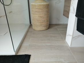 Vloertegel 60×60 cm marmerlook travertin imitatie taupe beige DC76 is ook in meerdere afmetingen leverbaar