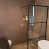 Vloertegel 80×80 cm Betonlook licht grijs DC89 is ook leverbaar in 30x60 cm, 60x60 cm en 60x120 cm. Deze betonlook tegel is gerectificeerd en uitermate geschikt voor in de badkamer, keuken of woonkamer.