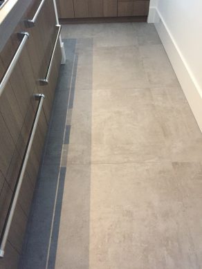 Vloertegel 90x90 cm Moss Grijs H91 betonlook met modern design