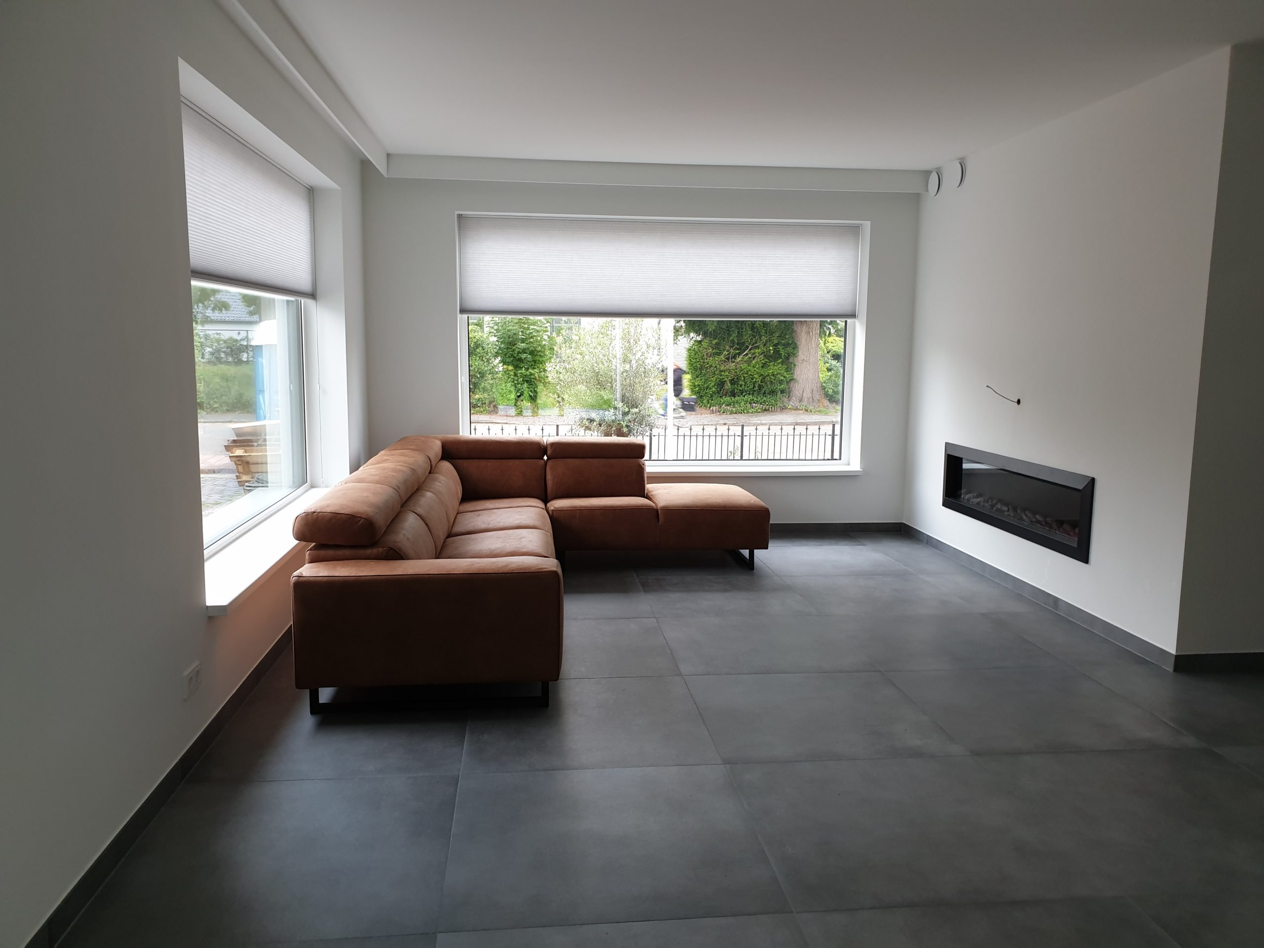 Vloertegel-90×90-cm-Betonlook-Antraciet-Lux-A23-ook-leverbaar-in-meerdere-afmetingen-scaled-2 Vloertegel 90×90 cm Betonlook Antraciet Lux A23 ook leverbaar in meerdere afmetingen