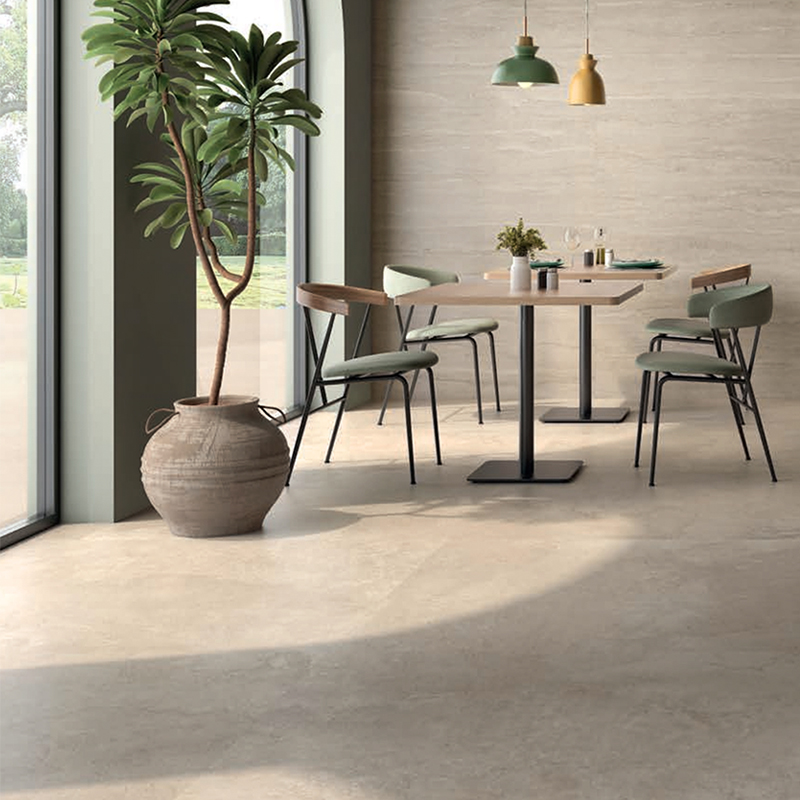 Vloertegel Frans kalksteen imitatie Hermeias beige G57 in de eetkamer gelegd_inspiratie foto