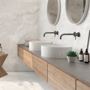 Vloertegel Natuursteenlook Travertin Enzo Wit Creme R131 als badkamertegels gelegd_inspiratie foto