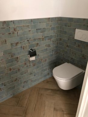 Wandtegel 7,5x30 cm Licht groen roest A172 Is geschikt voor in de badkamer, keuken of in het toilet.