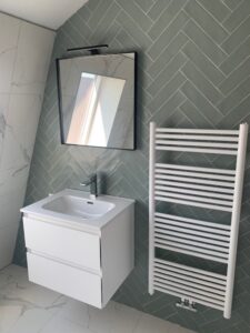 Visgraat-wandtegel-groen-colonial-jade-mate-kopen-bij-rb-tegels