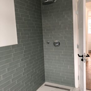 Wandtegel-7,5x30-cm-Cifre-Colonial-Jade-Mate-in-de-douche