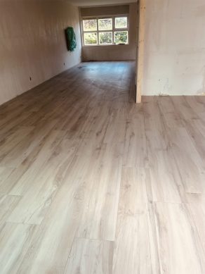 Winactie RBTegels - Houtlook tegel 30x150 cm Selat bruin grijs N42