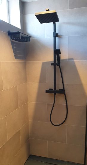 Winactie RBTegels - Vloertegel betonlook 30x60 DC89 gebruik in de douche