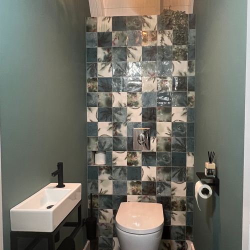 Winactie RBTegels Wandtegel Ecoline Turquoise A139 in het toilet