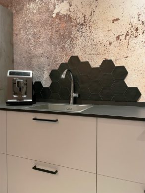 Winactie RBTegels - Vloertegel Hexagon Donker Grijs A182 in de keuken